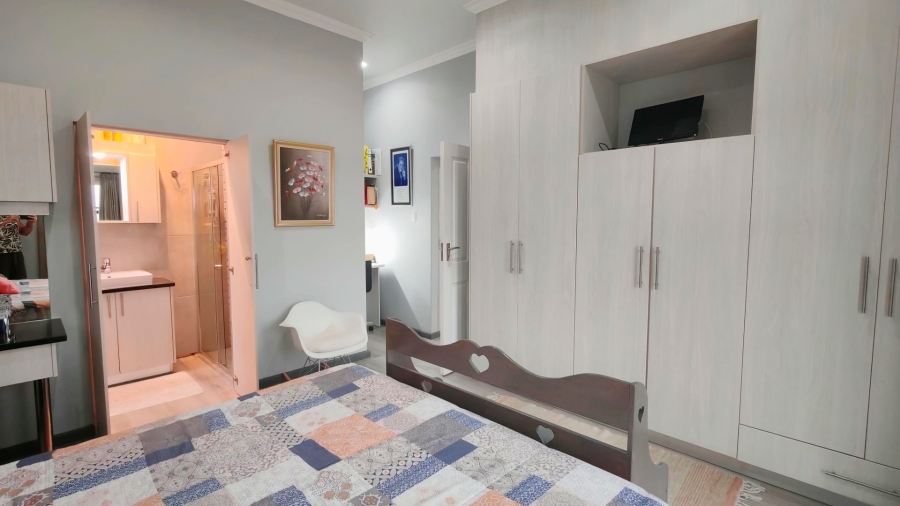 3 Bedroom Property for Sale in Reebok Western Cape